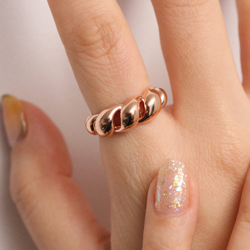 Chunky Screw-Shaped Ring